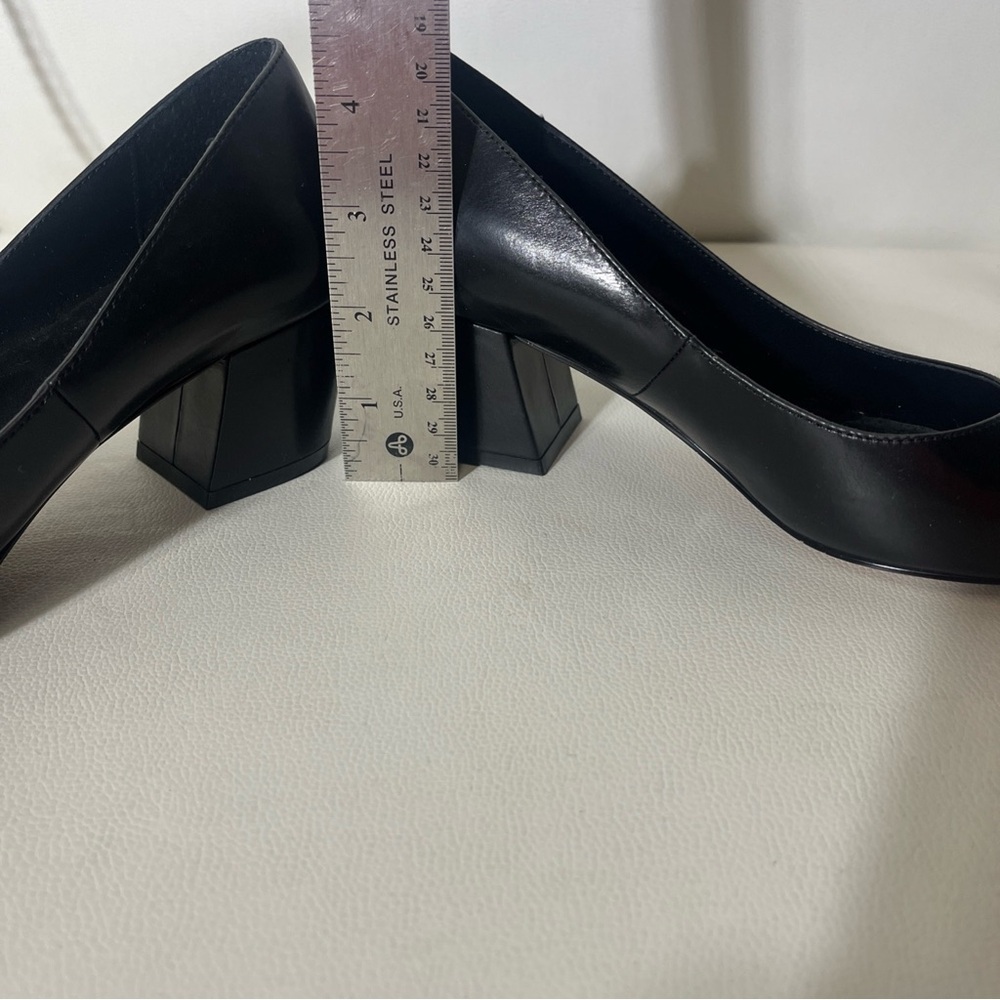 Vaneli Black Sandals Minimalist Design NWOT - Picture 10 of 10